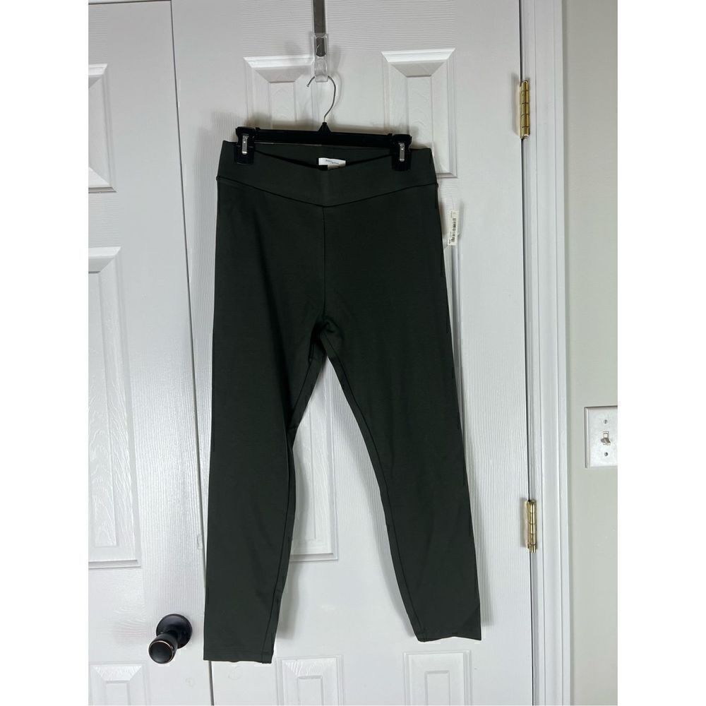 NWT Daily Ritual Womens Olive Green Pants Size M Short